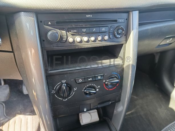 Peugeot 207 · Ano 2007