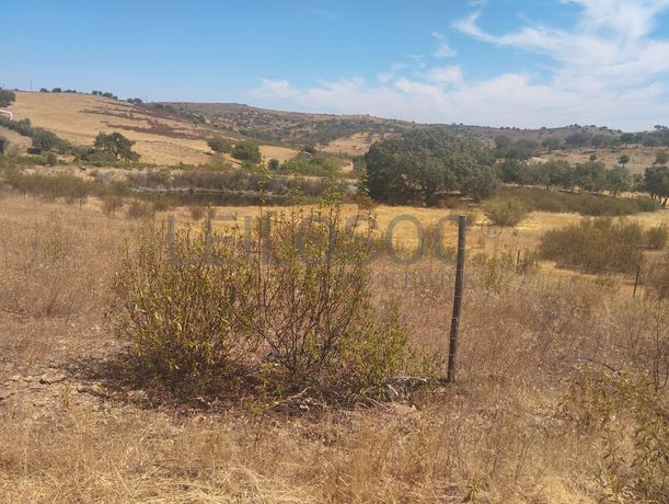 Proporção de 1/12 de Terreno com 13,96 hectares · Mértola