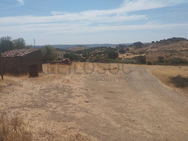 Proporção de 1/12 de Terreno com 13,96 hectares · Mértola