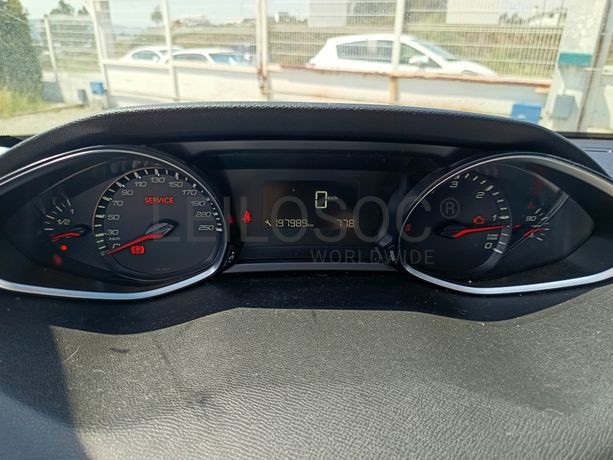 Peugeot 308 · Ano 2015