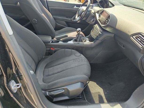 Peugeot 308 · Ano 2015