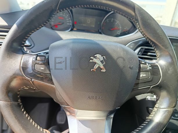 Peugeot 308 · Ano 2015