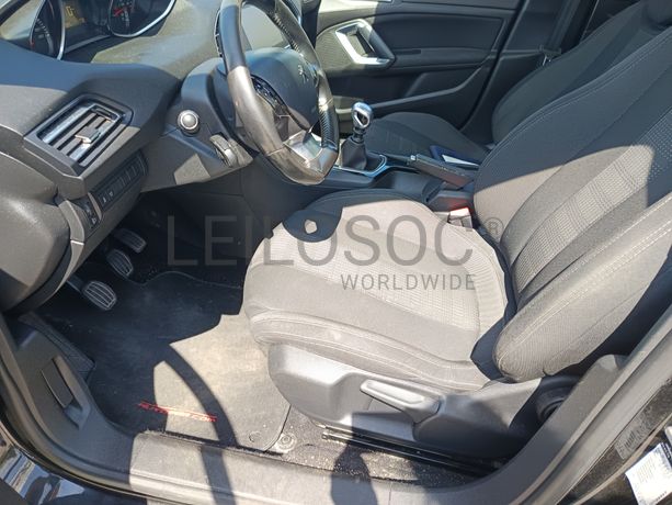 Peugeot 308 · Ano 2015