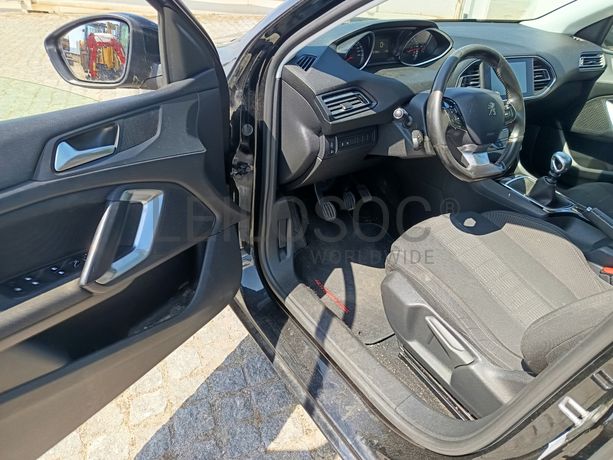 Peugeot 308 · Ano 2015