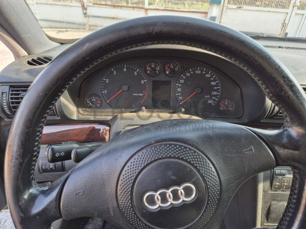 Audi A4 · Ano 2000