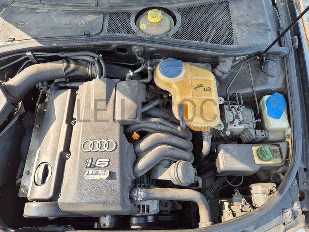 Audi A4 · Ano 2000