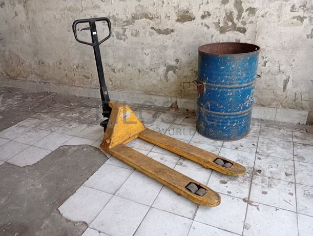 Aparelhos de Soldar · Máquina · Porta Paletes