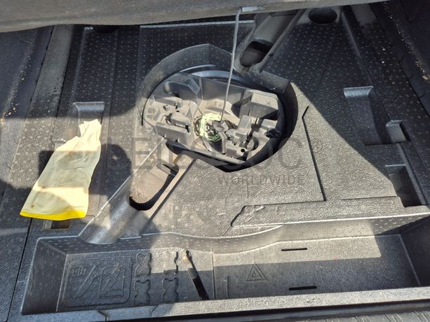 Peugeot 308 SW II 1.6 Blue HDI · Ano 2014