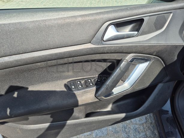 Peugeot 308 SW II 1.6 Blue HDI · Ano 2014