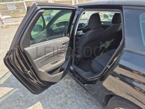 Peugeot 308 SW II 1.6 Blue HDI · Ano 2014