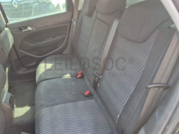 Peugeot 308 SW II 1.6 Blue HDI · Ano 2014