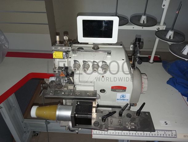 Máquina de Corte e Cose