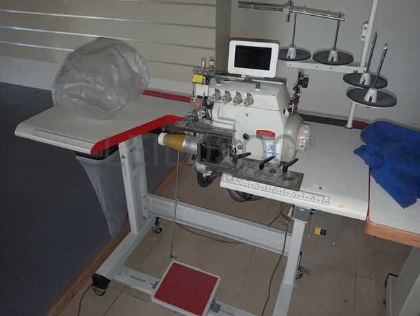 Máquina de Corte e Cose