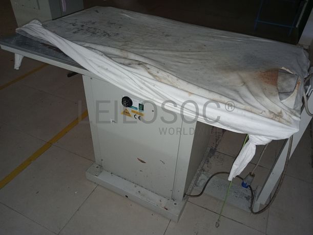 Mesa de Passar a Ferro