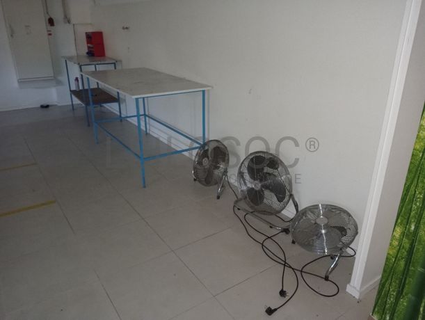 Mobiliário · Equipamentos