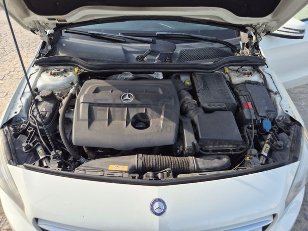 Mercedes-Benz A 180 · Ano 2012