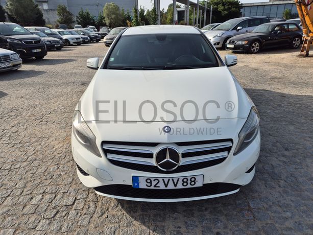 Mercedes-Benz A 180 · Ano 2012