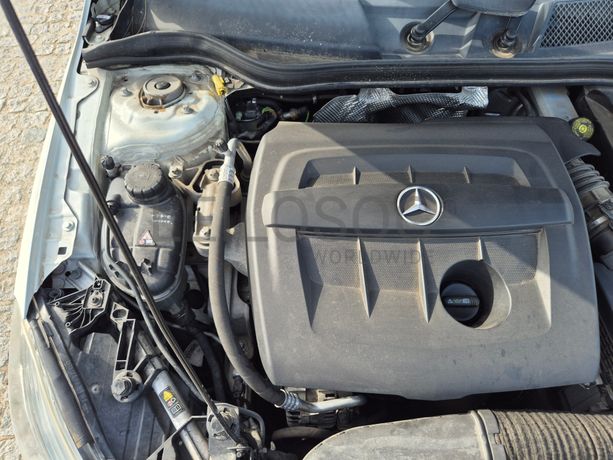 Mercedes-Benz A 180 · Ano 2012