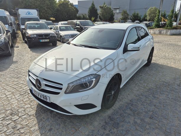 Mercedes-Benz A 180 · Ano 2012