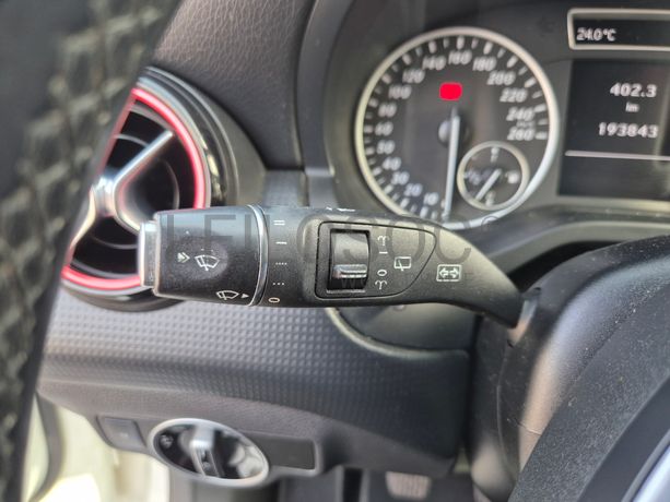 Mercedes-Benz A 180 · Ano 2012