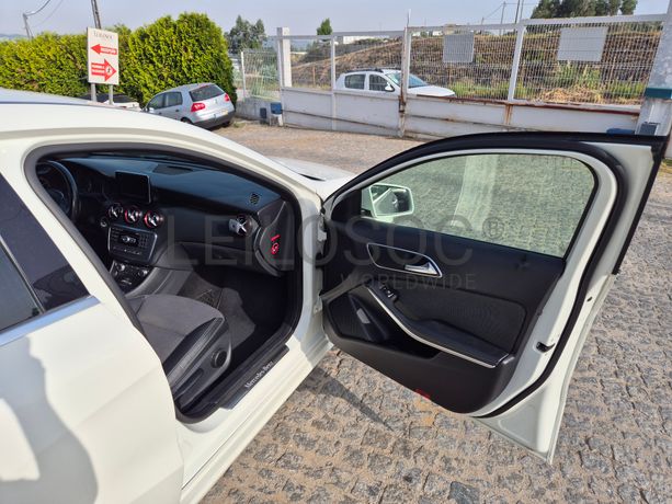 Mercedes-Benz A 180 · Ano 2012