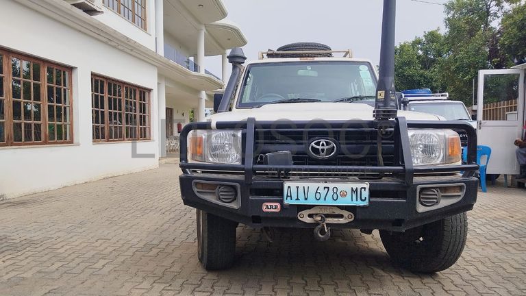 Toyota Land Cruiser 3.20m