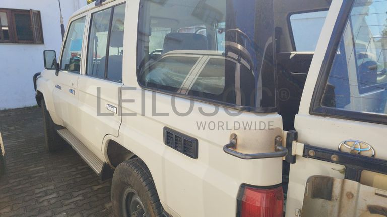 Toyota Land Cruiser LC76HZJ76R - 2,70m
