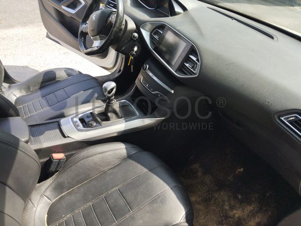 Peugeot 308 SW · Ano 2015