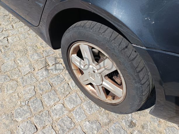 Renault Laguna · Ano 2002