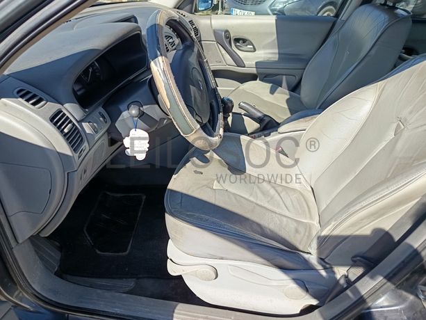 Renault Laguna · Ano 2002