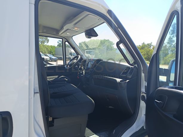 Iveco Daily · Ano 2023