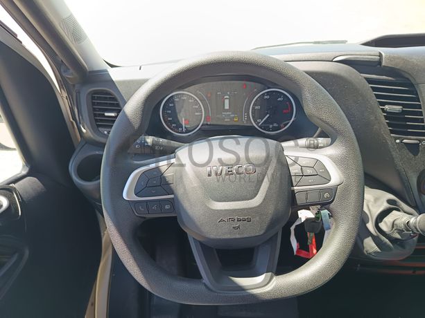 Iveco Daily · Ano 2023
