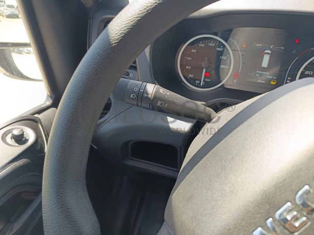 Iveco Daily · Ano 2023