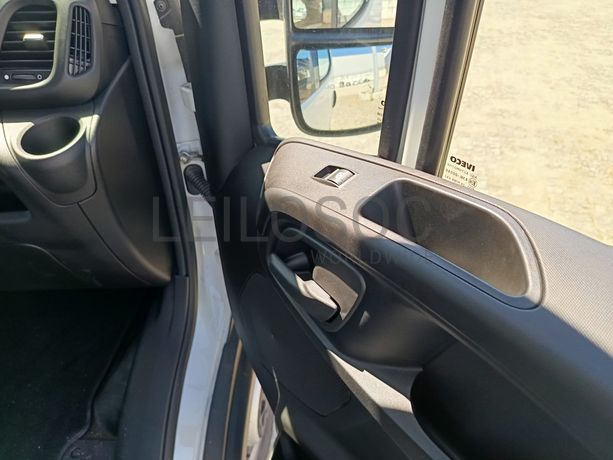 Iveco Daily · Ano 2023