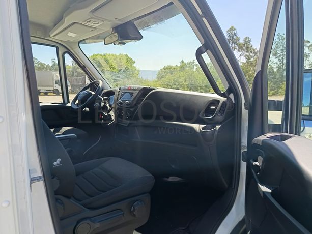 Iveco Daily · Ano 2023
