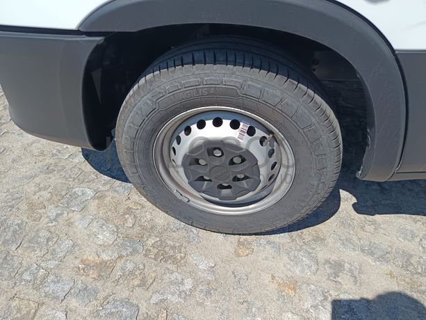 Iveco Daily · Ano 2023