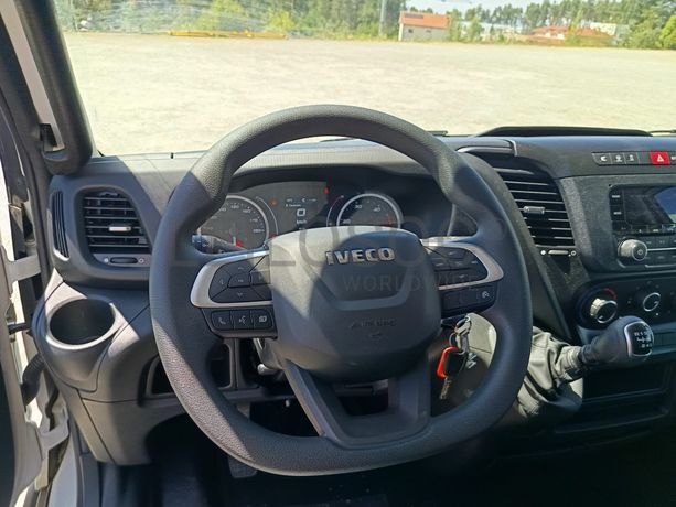 Iveco Daily · Ano 2023