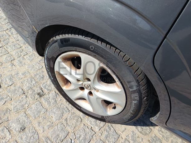 Opel Zafira · Ano 2011