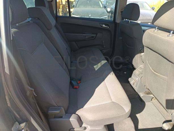 Opel Zafira · Ano 2011