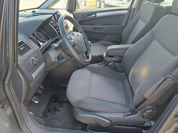 Opel Zafira · Ano 2011