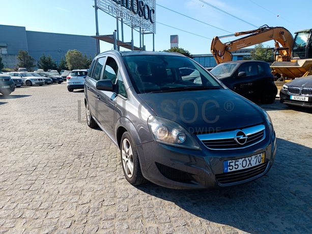 Opel Zafira · Ano 2011