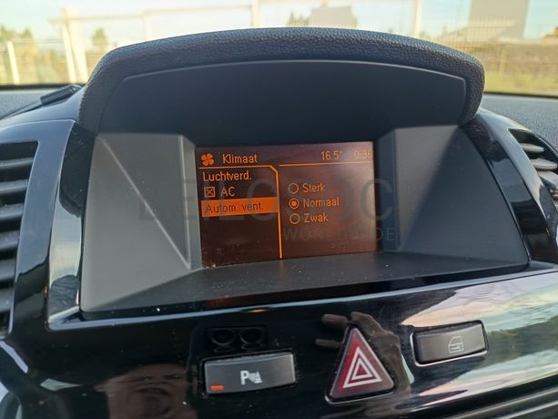 Opel Zafira · Ano 2011