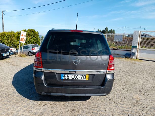 Opel Zafira · Ano 2011
