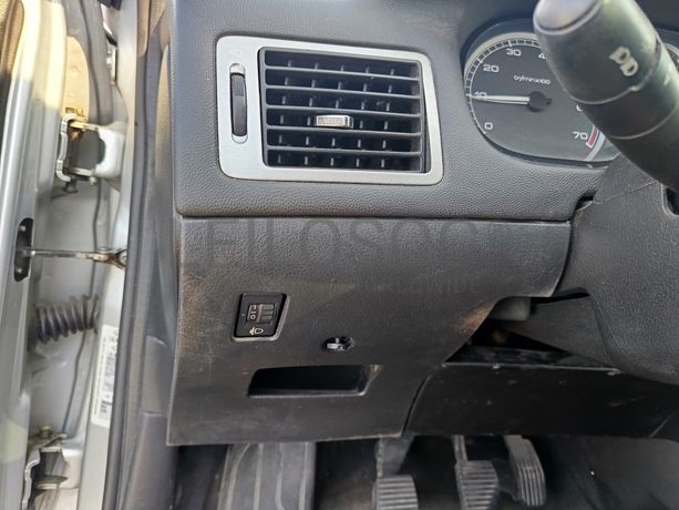 Peugeot 307 · Ano 2003