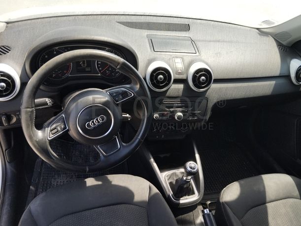 Audi A1 Sportback · Ano 2013