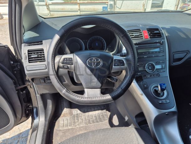 Toyota Auris · Ano 2012