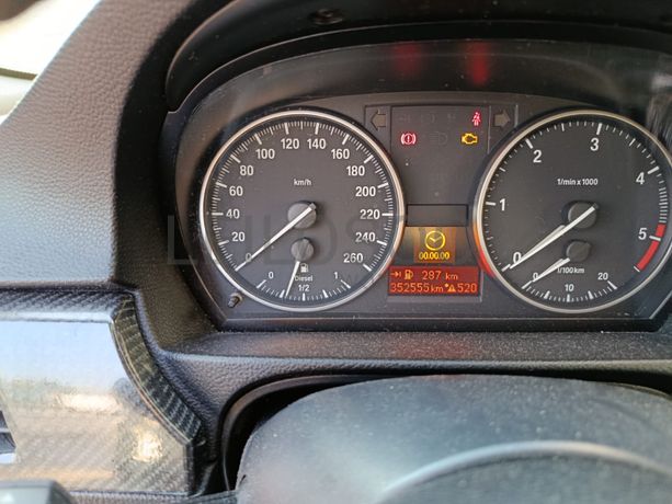 BMW 318 d · Ano 2008