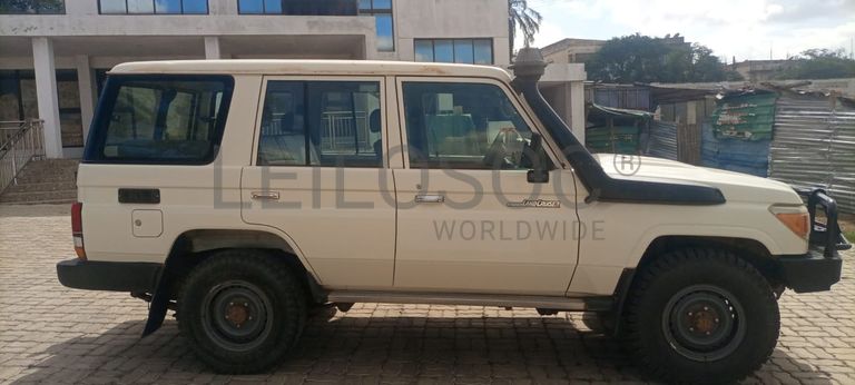 Toyota Land Cruiser - 2,70m