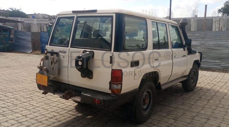 Toyota Land Cruiser - 2,70m