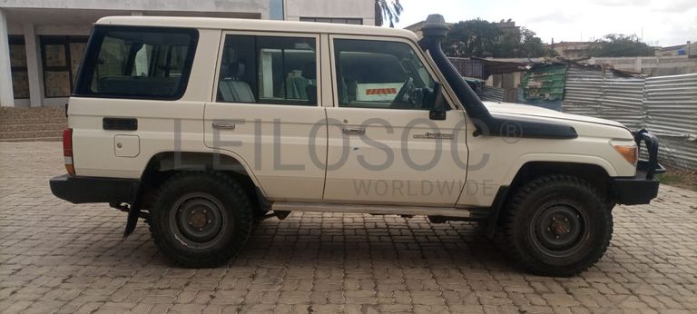 Toyota Land Cruiser - 2,70m